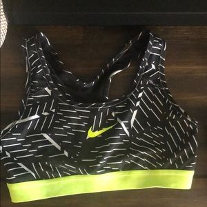 Nike Dry Fit Sports Bra - size Small